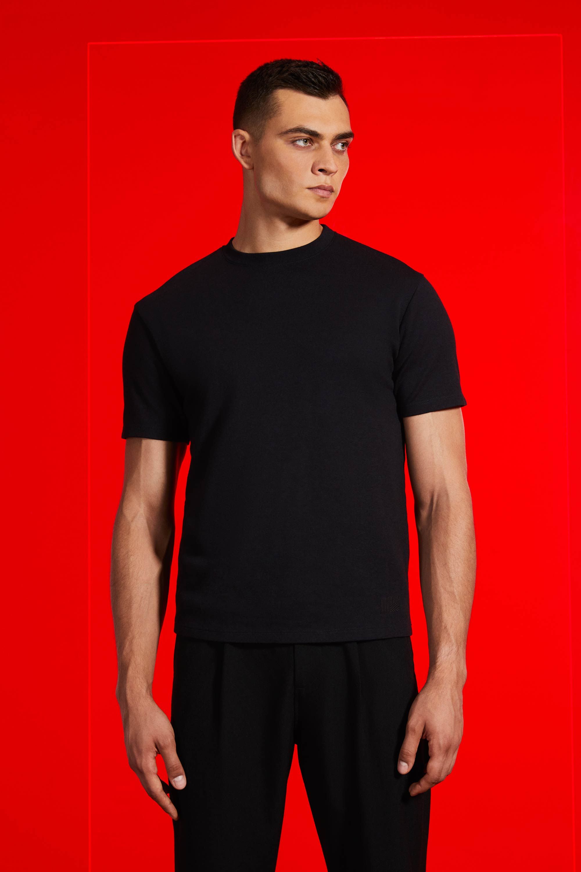 7835bbfb8bf246db22f4080428743358a95077f3-2000x3000