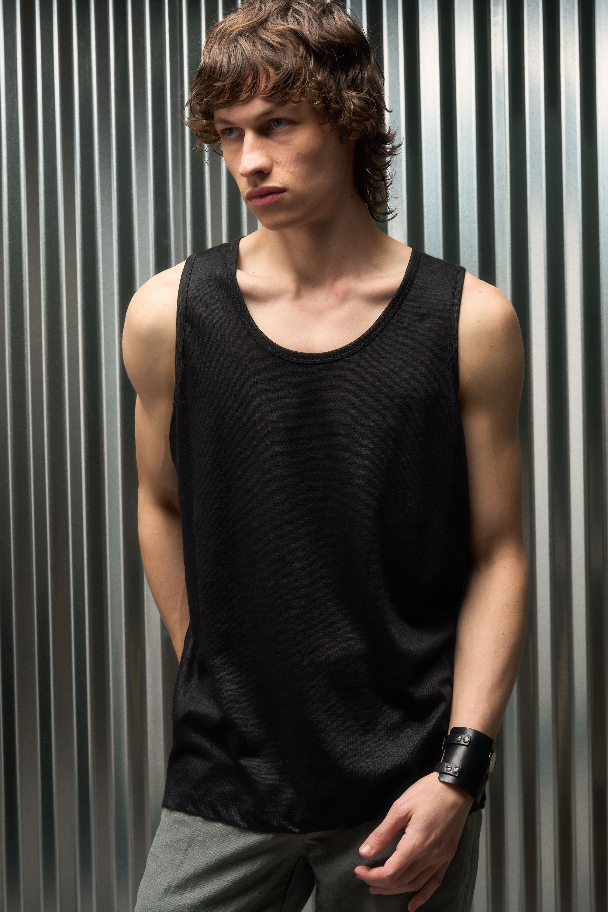 c0b6f93e65a3a399d655ef05d061632b368d0457-2000x3000