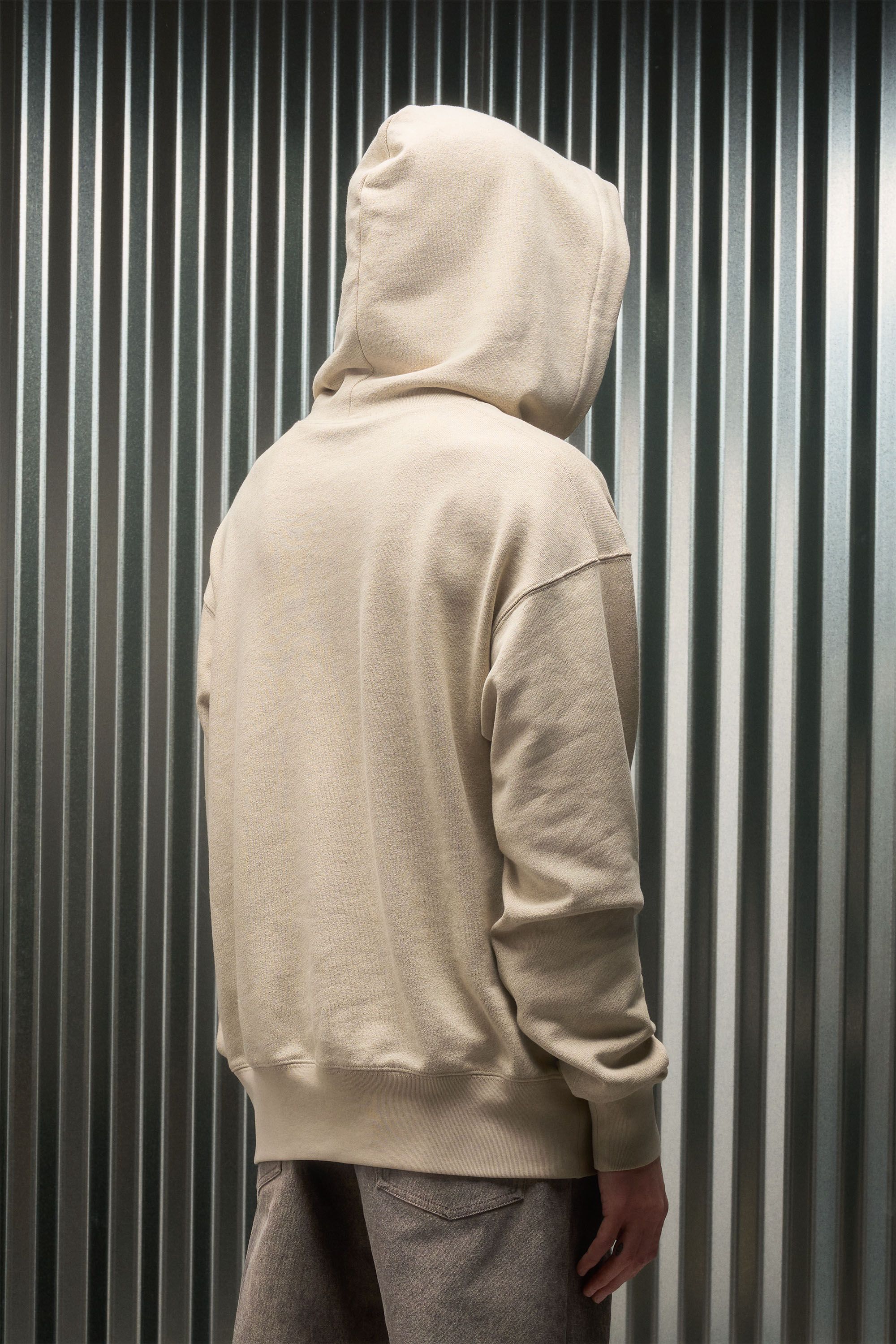 ed6aece5a501532197ea9744a1b23f2c3d1e2a3f-2000x2999